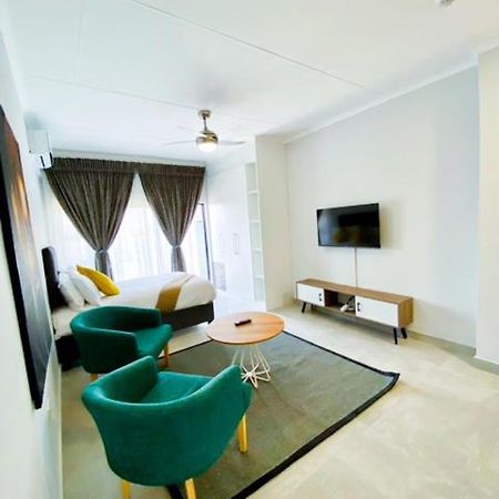 גאבורון 303 Luxury Suite מראה חיצוני תמונה